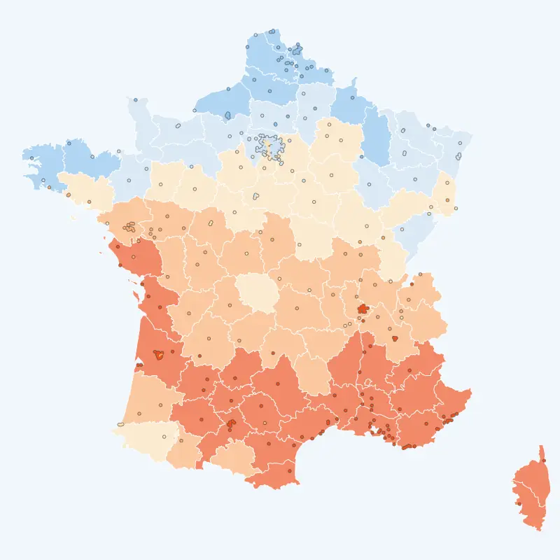 Carte de la France métropolitaine, colorée par département selon le soleil : de Hauts-de-France (1 680 h) à Provence-Alpes-Côte d’Azur (2 640 h). 452 communes en points.